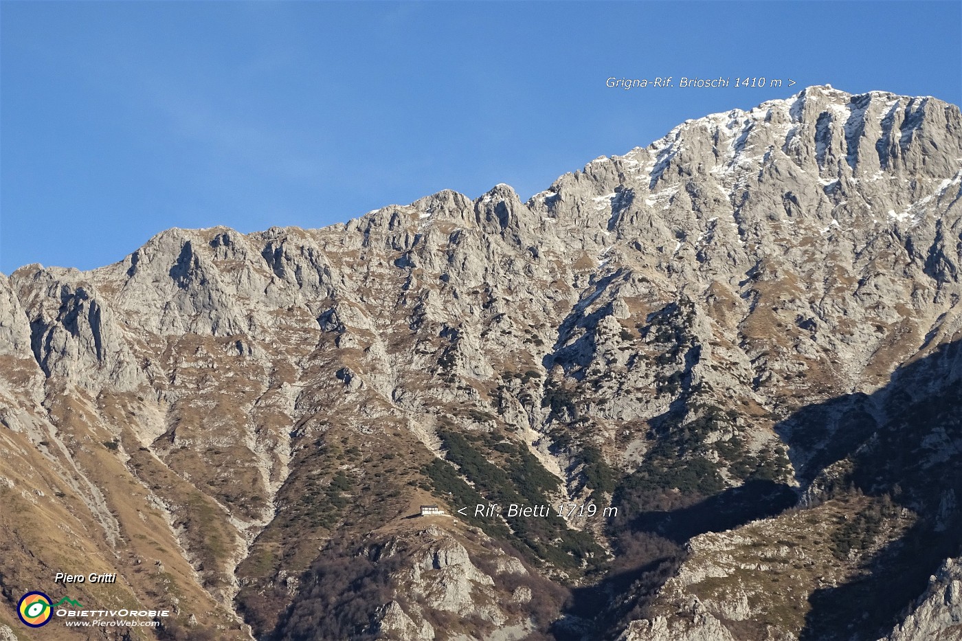 59 Dallo Zucco Sileggio vista in Grignone versante ovest.JPG -                                